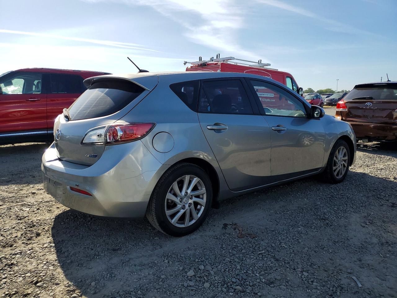 2012 Mazda 3 I