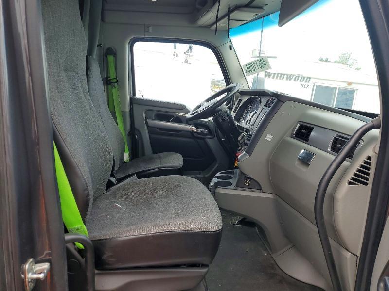 2020 Kenworth T680 Semi Truck