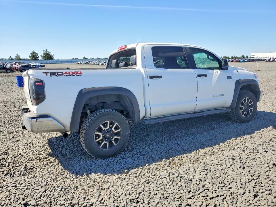 2016 Toyota Tundra Crewmax SR5/CREWMAX TRD PRO