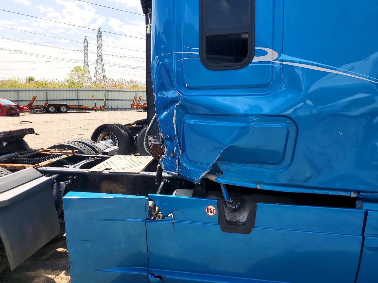 2020 Freigliner 2020 Freightliner Cascadia 126 Semi Truck