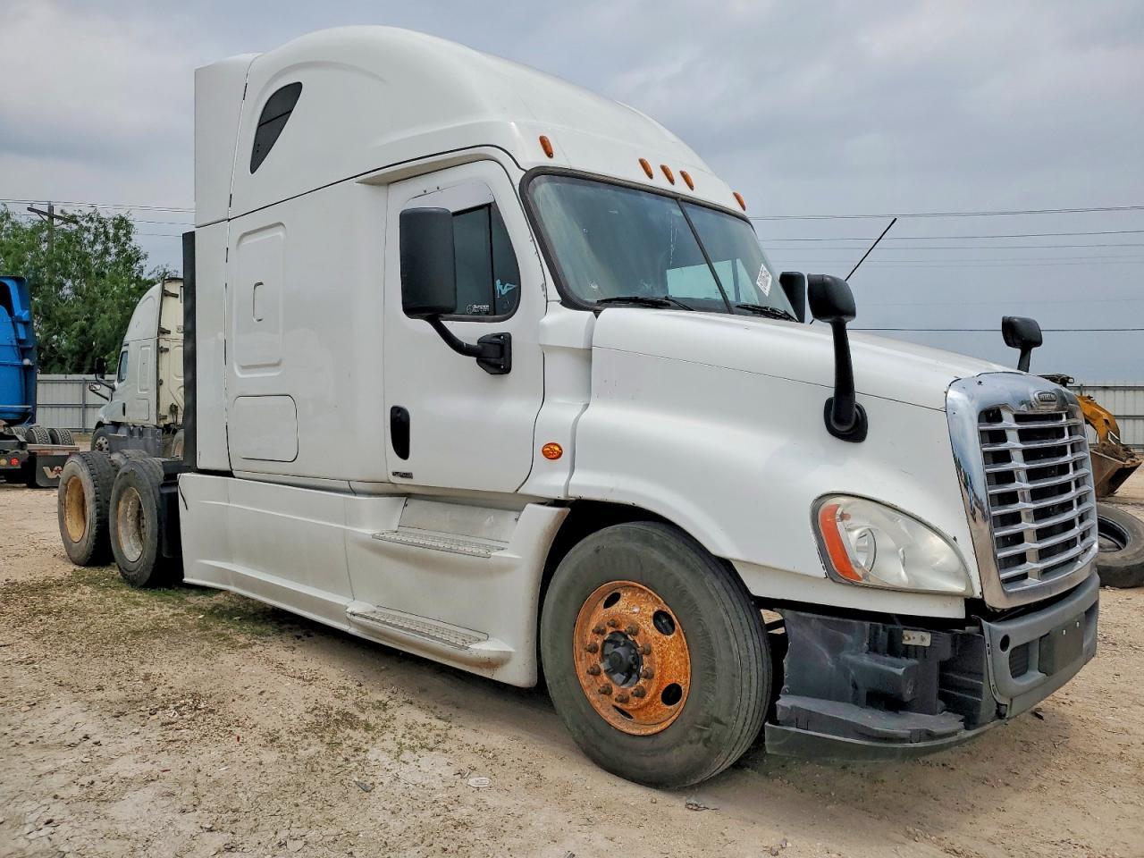 2018 Freightliner Cascadia 125 Semi Truck