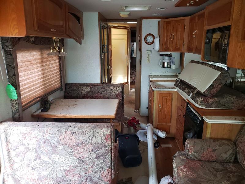 2000 Coachmen Santara RV