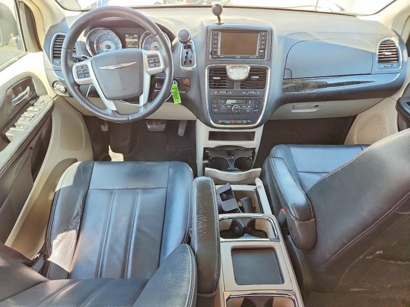 2016 Chrysler Town & Country Touring