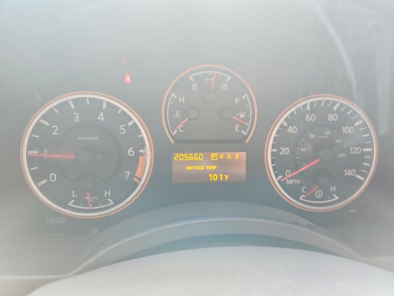 2011 Nissan Titan sv