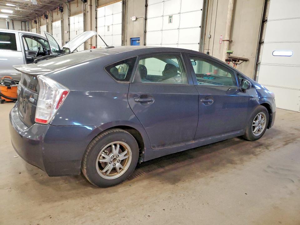 2010 Toyota Prius iii