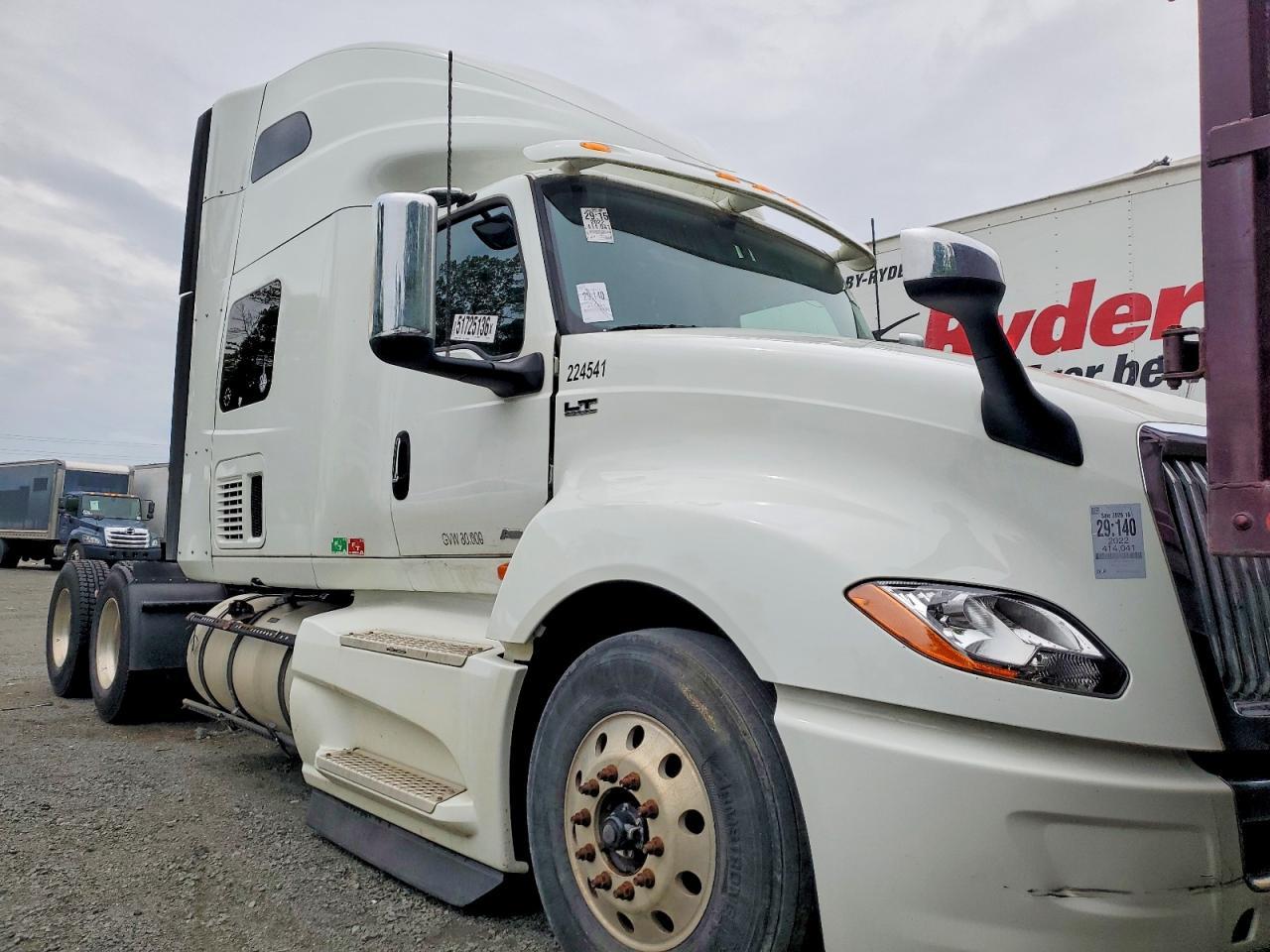 2022 International LT625