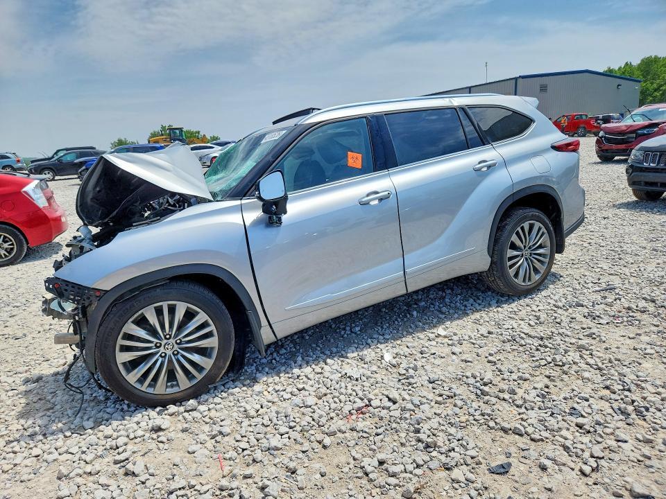 2023 Toyota Highlander Platinum