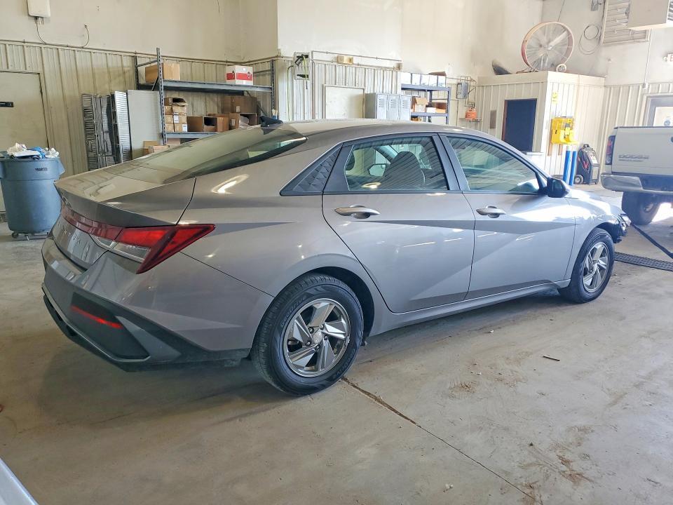 2024 Hyundai Elantra se