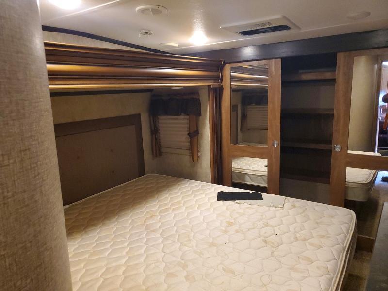 2015 Keystone Montana Camper