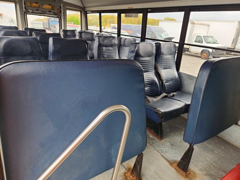 2009 GMC Savana Cutaway G3500