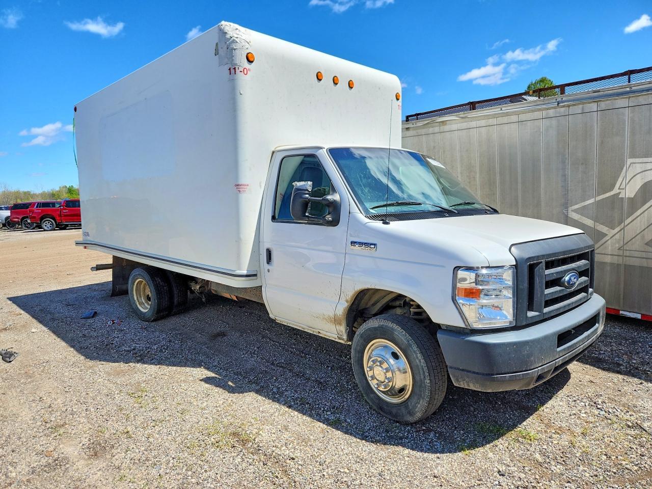 2018 Ford Econoline E350 Super Duty Cutaway Van