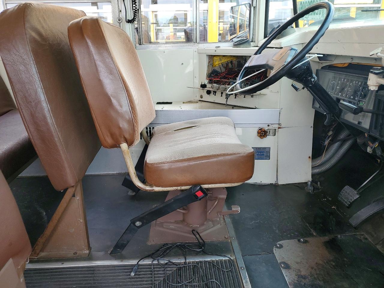 1990 International 3000 3700