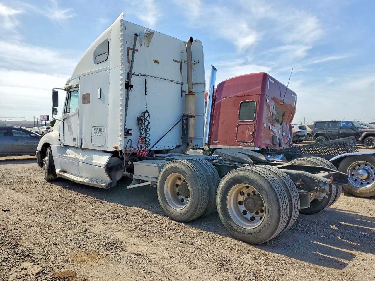 2002 Freightliner Columbia 120 Semi Truck
