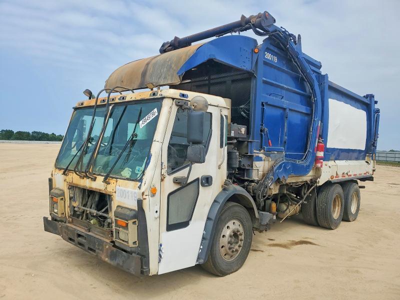2016 Mack LR600 Refuse Truck