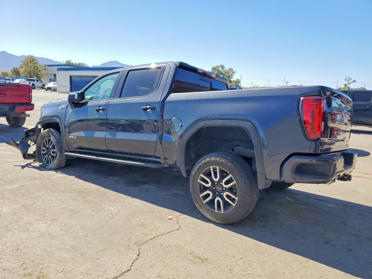 2023 GMC Sierra K1500 AT4
