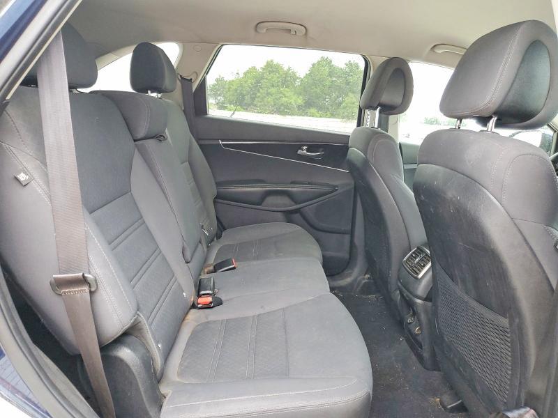2016 KIA Sorento lx V6