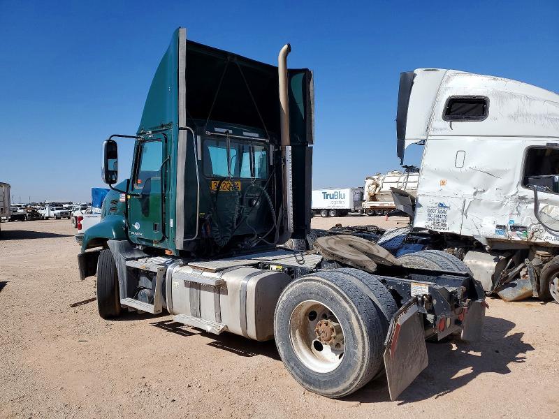 2017 Mack CXU612 Semi Truck