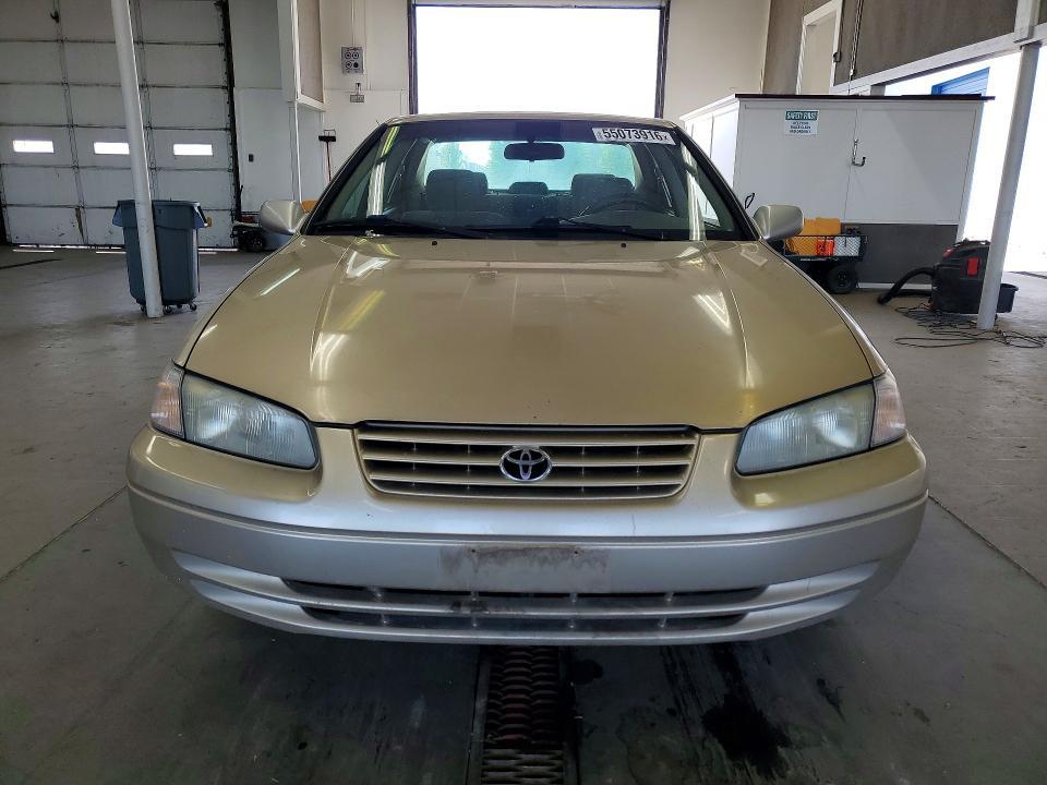 1999 Toyota Camry le
