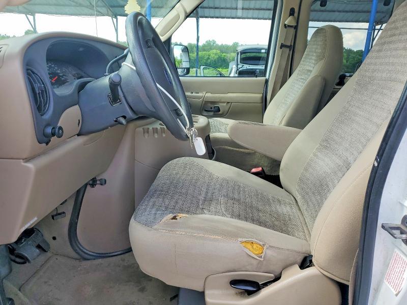 2004 Ford Econoline E350 Super Duty Wagon