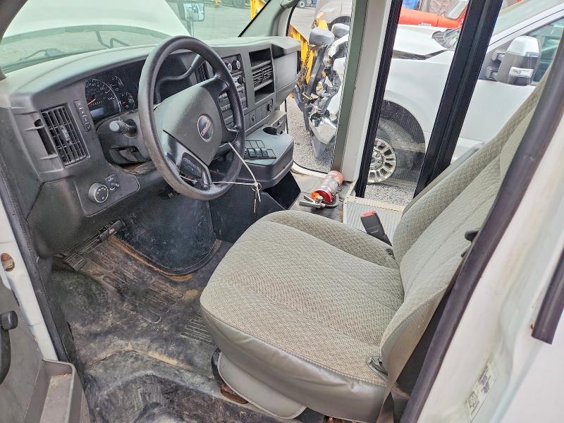 2009 GMC Savana Cutaway G3500