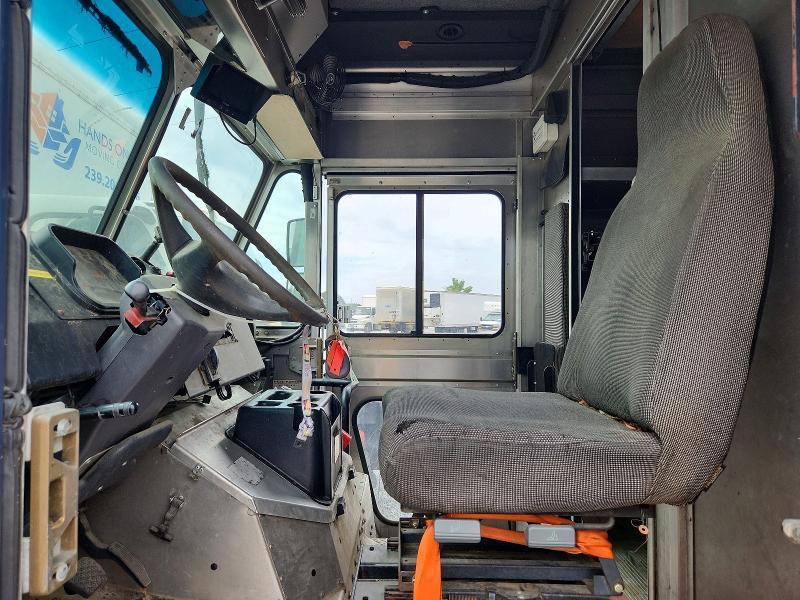 2020 Freightliner MT45G Chassis Delivery Truck