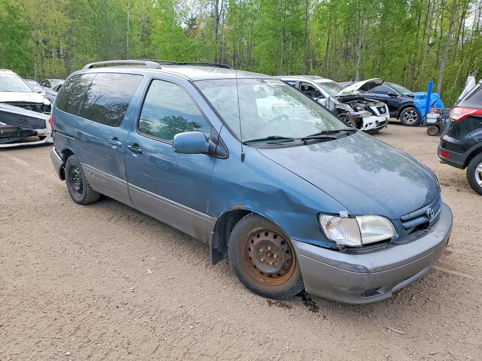 2003 Toyota Sienna le