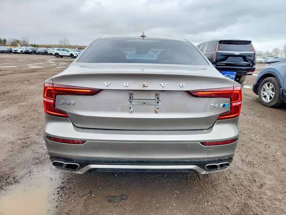 2019 Volvo S60 T6 R-design