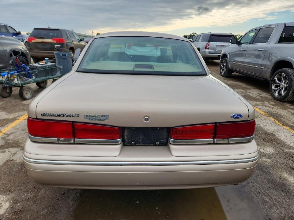 1997 Ford Crown Victoria lx