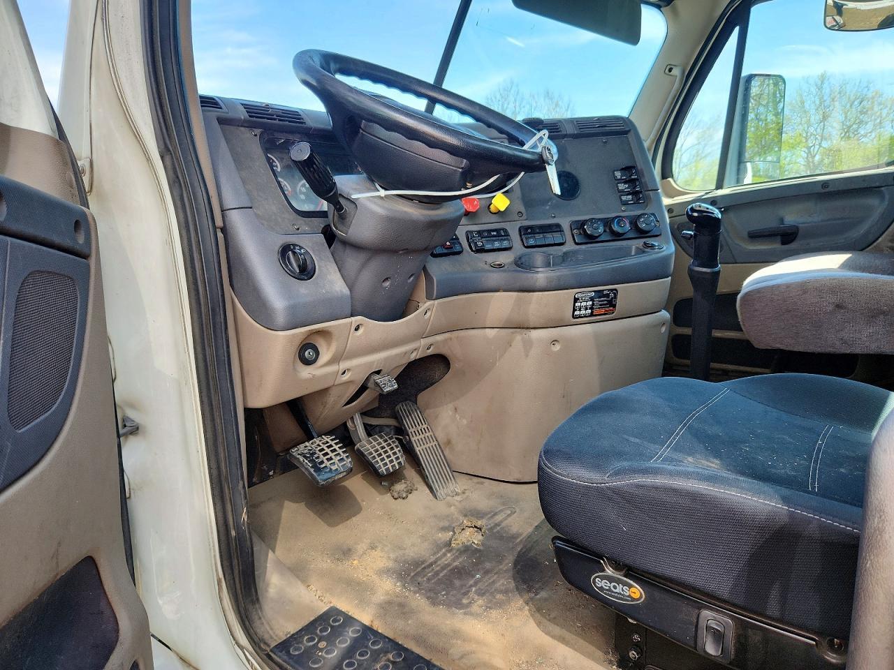 2015 Freigliner 2015 Freightliner Cascadia Semi Truck