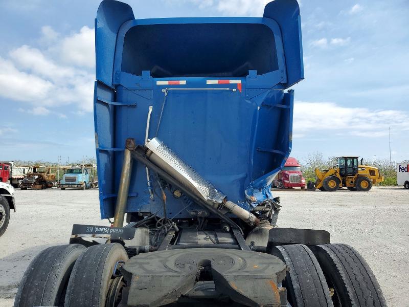 1998 Freigliner 1998 Freightliner FLC120 Semi Truck