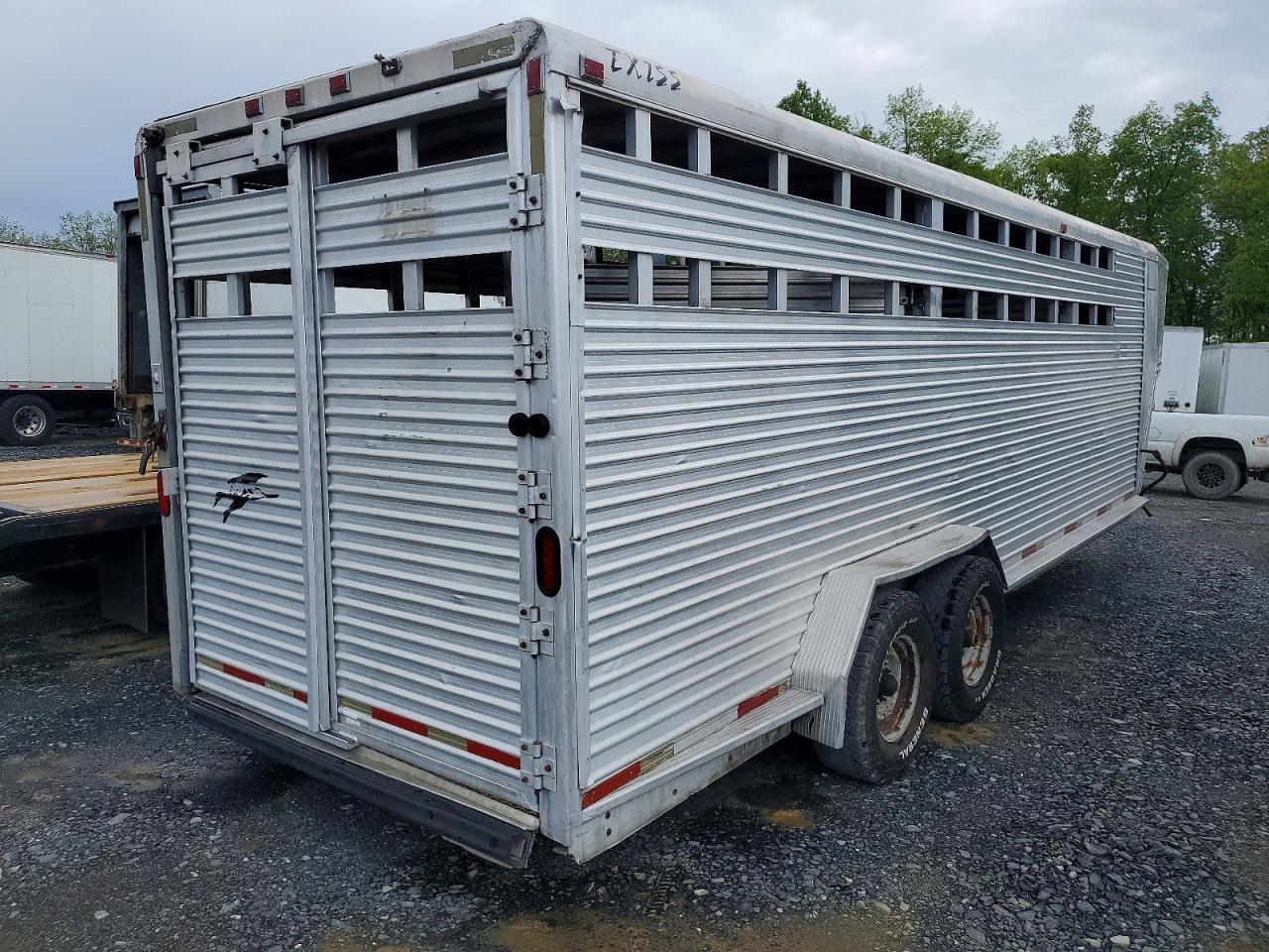 2000 Exxiss Trailer