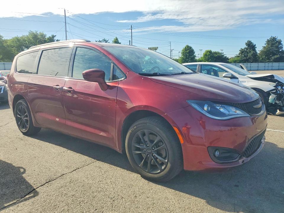 2020 Chrysler Pacifica Touring l