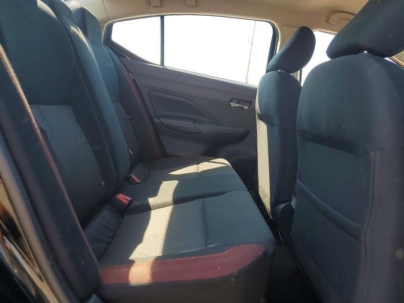 2024 Nissan Versa sr