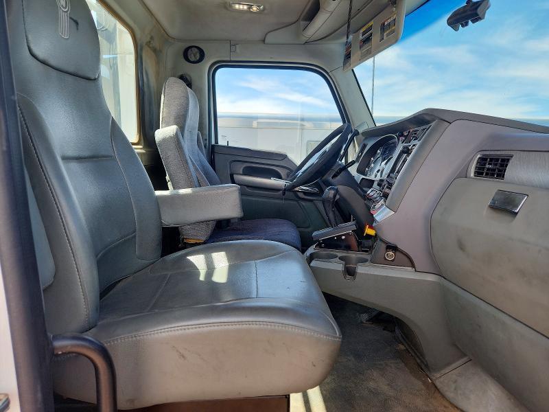 2015 Kenworth T680 Semi Truck