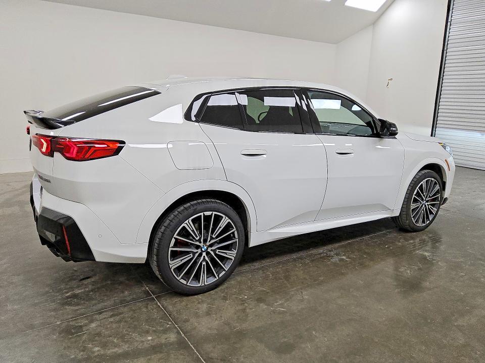 2026 BMW X2 M35i