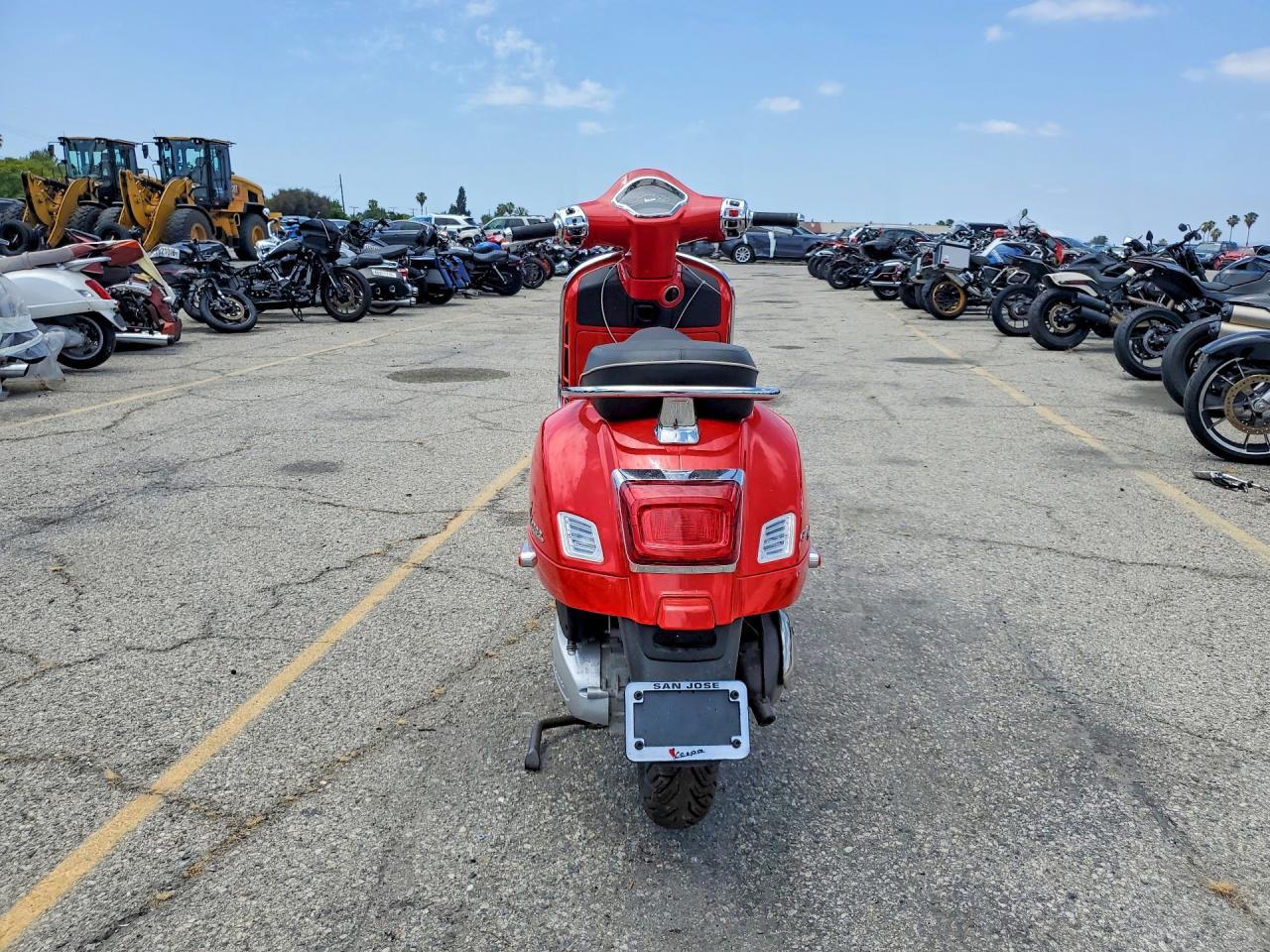 2023 Vespa GTS/SEI Giorni 300
