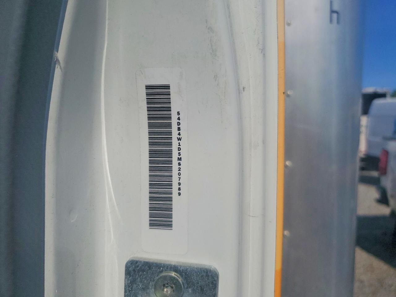 2021 Isuzu NPR BOX Truck