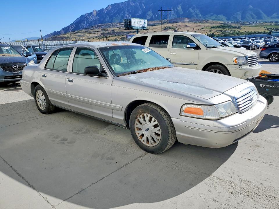 2004 Ford Crown Victoria