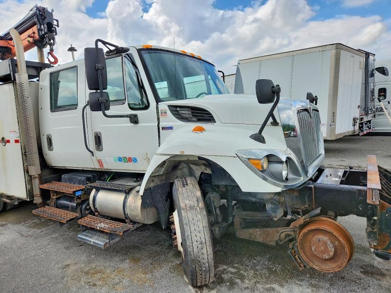 2013 International 7400 Crane Truck
