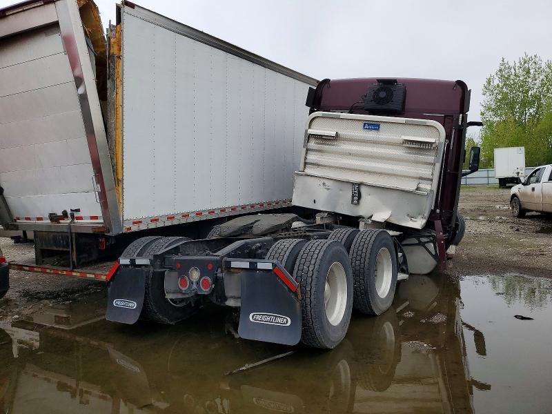 2020 Freigliner Cascadia 126