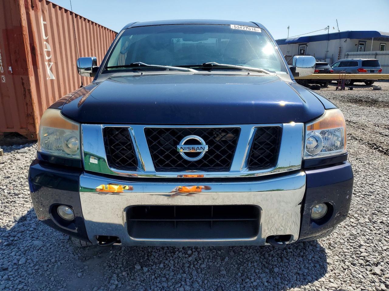 2011 Nissan Titan SV