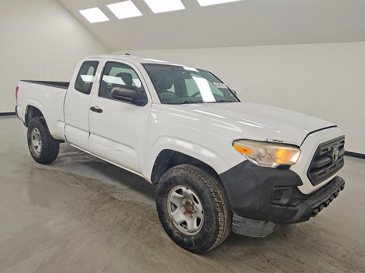 2016 Toyota Tacoma SR