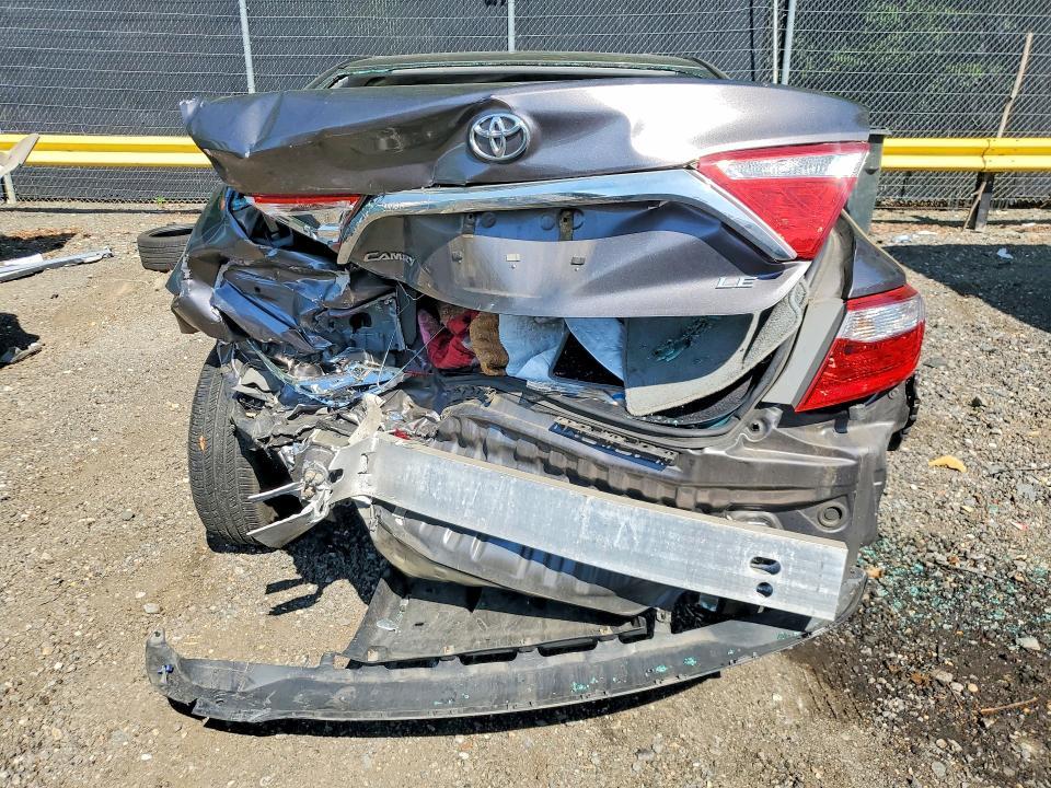 2015 Toyota Camry le