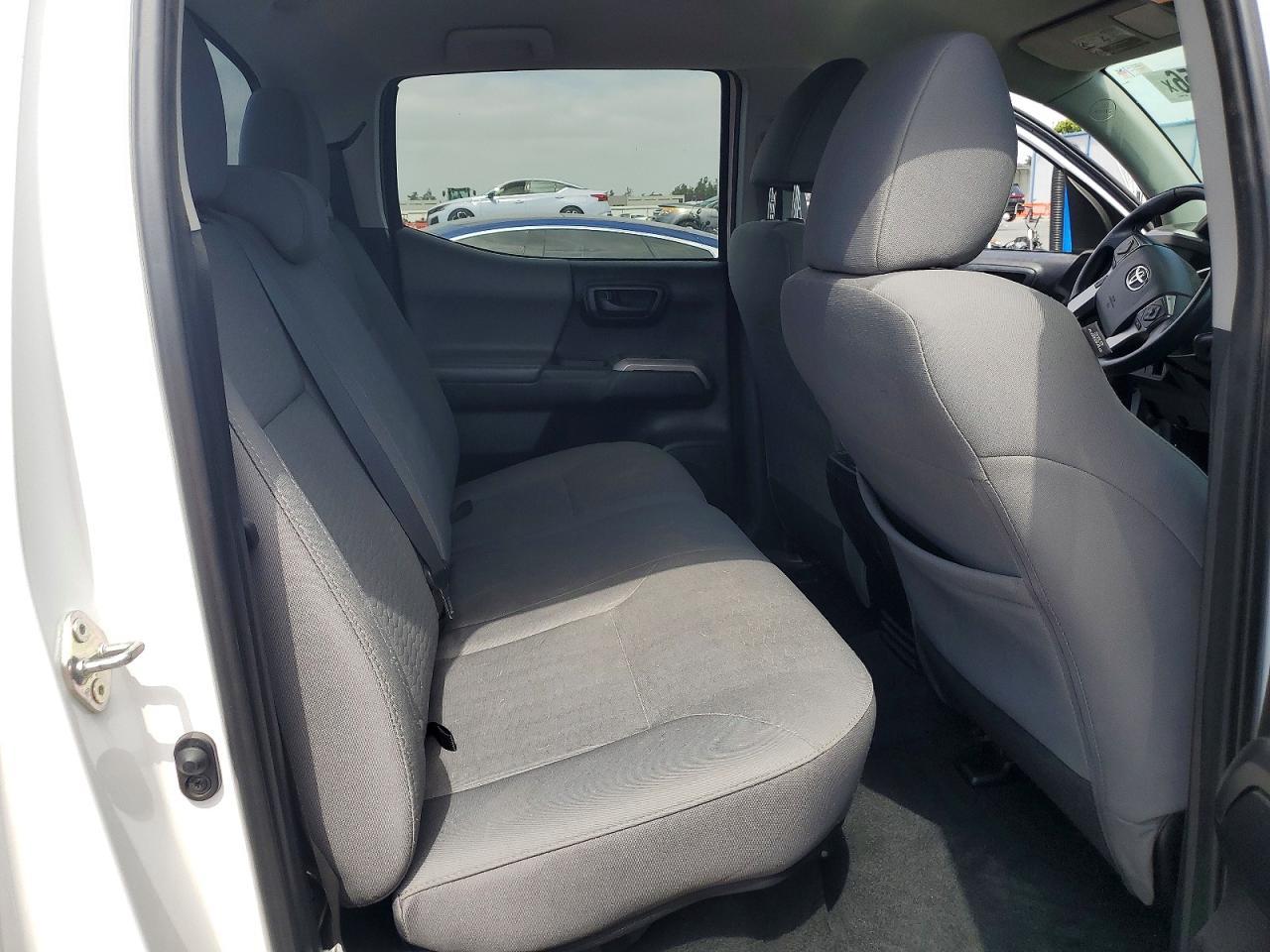 2017 Toyota Tacoma SR5 V6