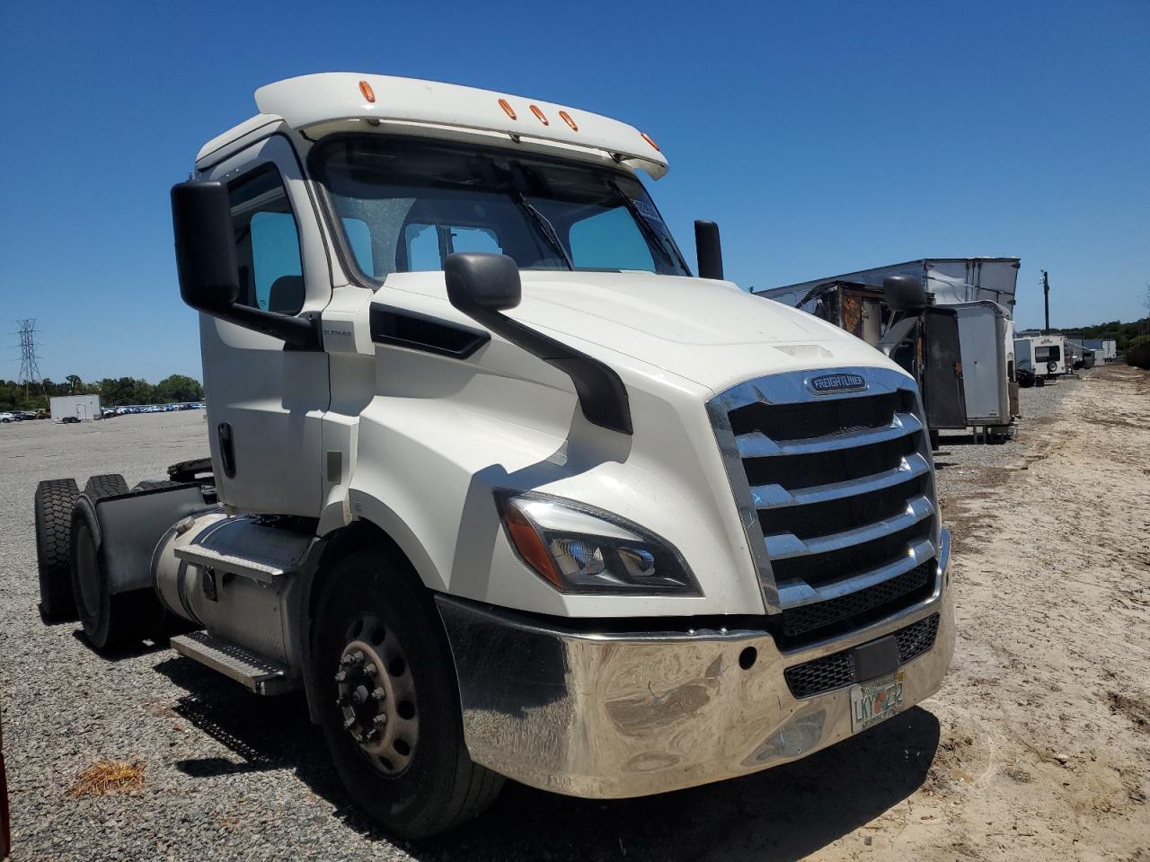 2020 Freigliner 2020 Freightliner Cascadia 116 Semi Truck
