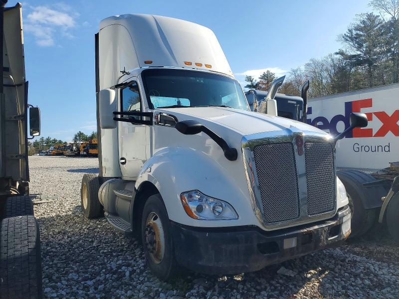 2016 Kenworth T680 Semi Truck