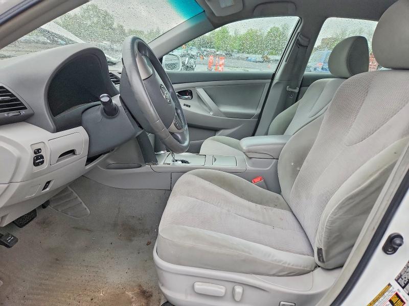 2010 Toyota Camry le
