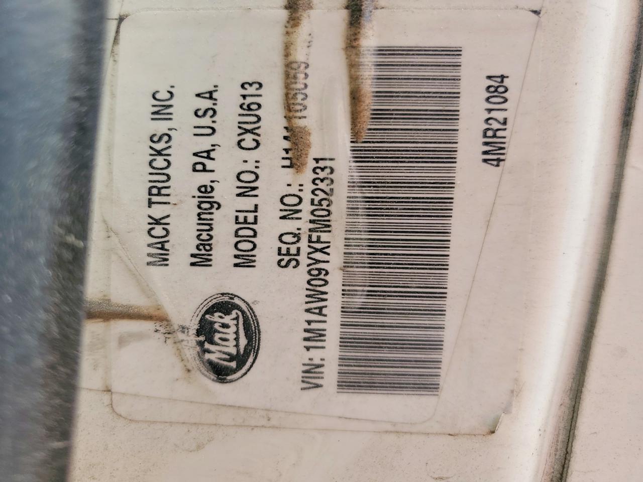 2015 Mack 600 CXU600-Semi Truck