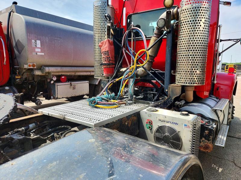 2014 Kenworth Constructi-Semi Truck