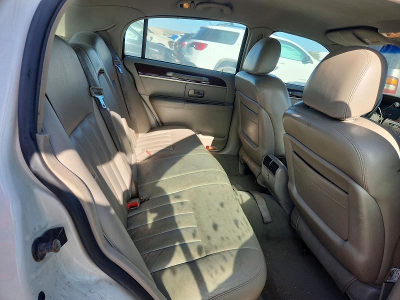 2003 Lincoln Town car Executive